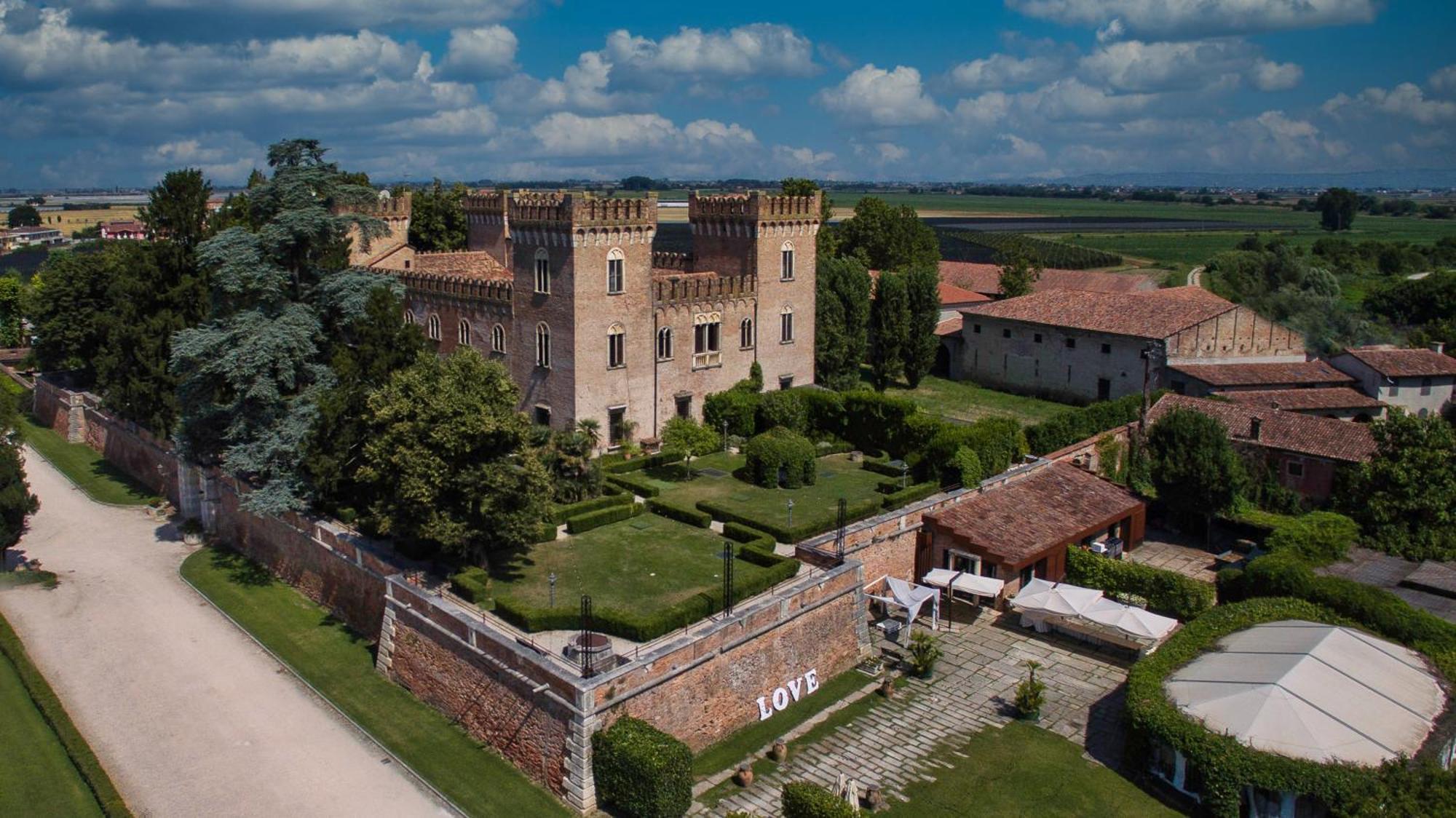 Relais Castello Bevilacqua Eksteriør billede