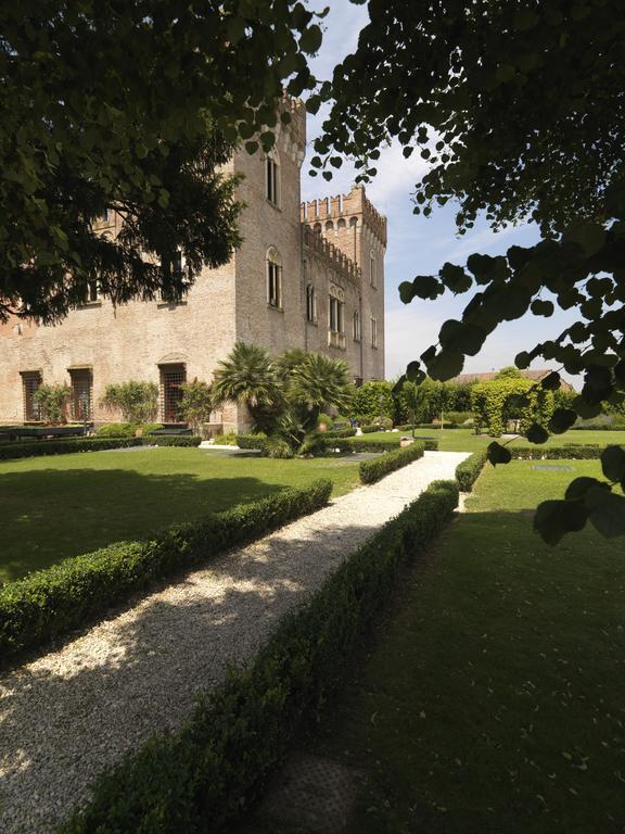 Relais Castello Bevilacqua Eksteriør billede